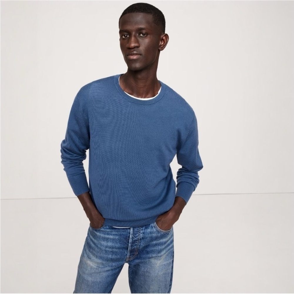 Banana Republic Italian Merino Crew Neck Sweater. NWT MEDIUM TALL
